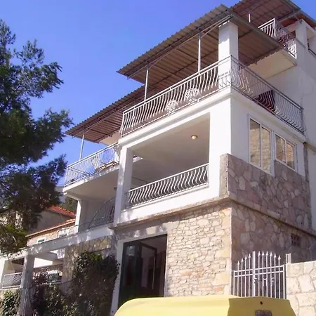 Basina 4599g * Vrboska