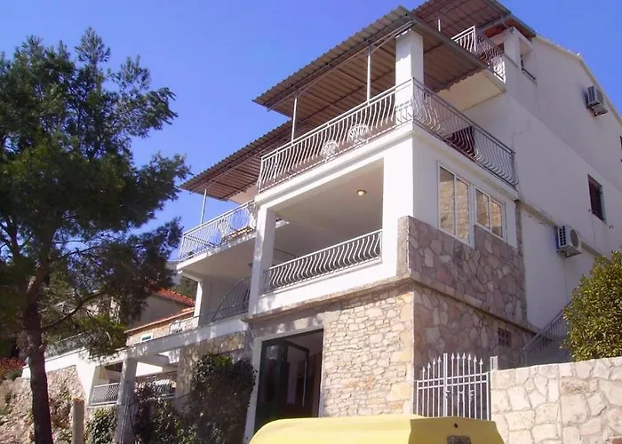 Basina 4599g * Vrboska